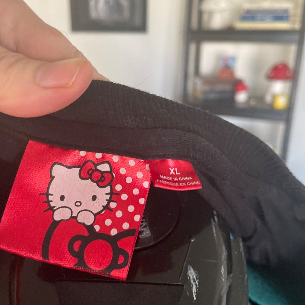 Hello Kitty Top - Picture 3 of 4